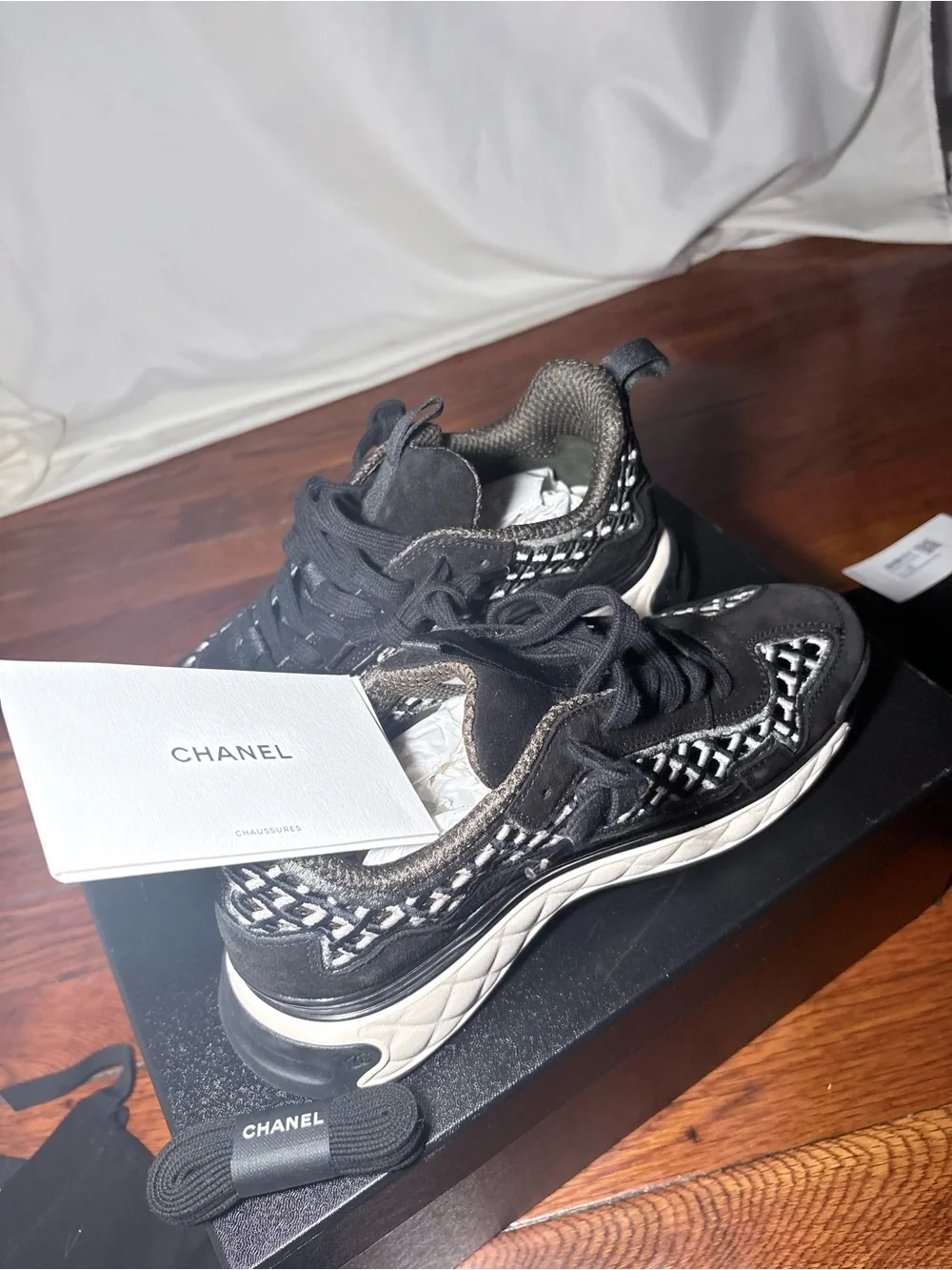 CHANEL stylish women